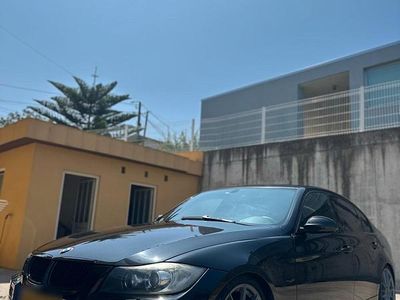 Schwarz Gebraucht 2005 BMW 330 M Sport Limousine | 15.899 €