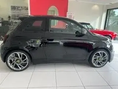 Gebraucht Abarth 500e Turismo 114 kW (155 PS) 2024 Schwarz Kleinwagen