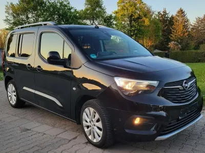 Second-hand Opel Combo Life Innovation 110 CP (80 kW) 2018 Negru Break