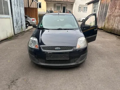Gebraucht Ford Fiesta 70 PS (51 kW) 2006 Blau Kleinwagen