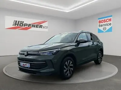 Neu VW Tiguan Life 150 PS (110 kW) 2025 Grün SUV