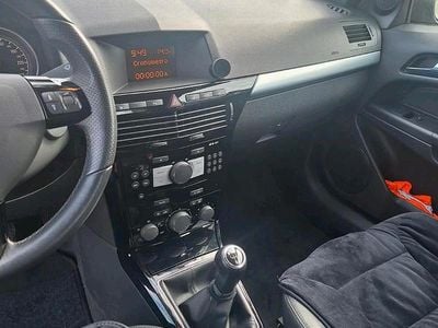 Second-hand Opel Astra 2024 Albastru Cabrio