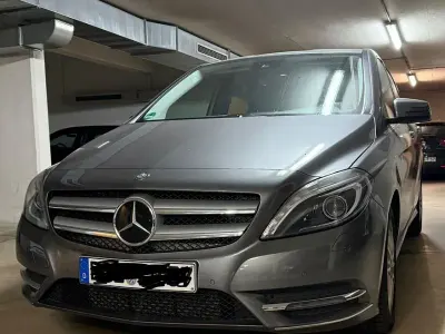 Używany Mercedes B220 184 KM (135 kW) 2014 Szary Minivan