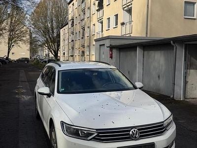 Gebraucht VW Passat 150 PS (110 kW) 2018 Weiß Kombi