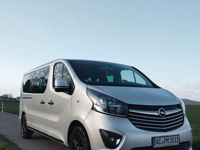Gebraucht Opel Vivaro 120 PS (88 kW) 2015 Silber Van / Kleinbus