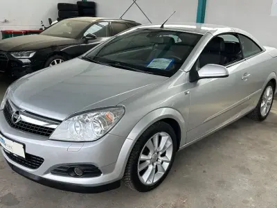 Gebraucht Opel Astra Cosmo 140 PS (102 kW) 2007 Silber Cabrio