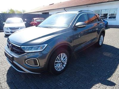 Second-hand VW T-Roc Life 116 CP (85 kW) 2025 Gri SUV