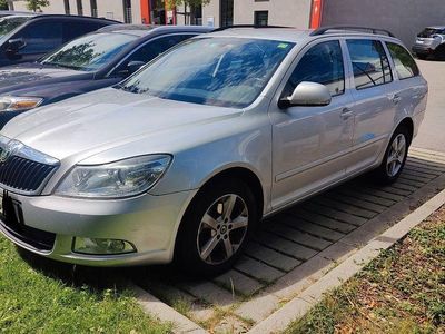 Silber Gebraucht 2011 Skoda Octavia Ambition Kombi | 7.150 € (Fairer Preis)