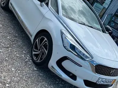 Gebraucht DS Automobiles DS5 Business Class 179 PS (131 kW) 2016 Weiß Kleinwagen