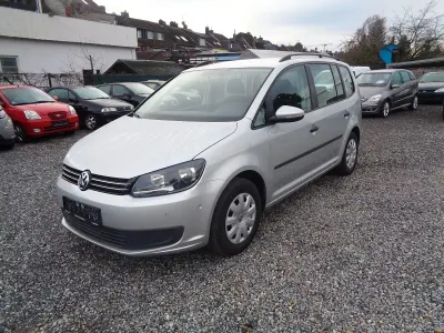 Gebraucht VW Touran Trendline 105 PS (77 kW) 2013 Silber Van / Kleinbus