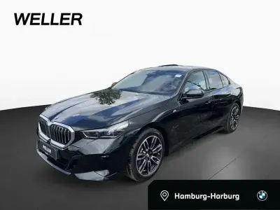 Gebraucht BMW 520 M Sport 197 PS (144 kW) 2024 Black sapphire (schwarz) Limousine