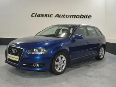 Gebraucht Audi A3 Sportback Attraction 105 PS (77 kW) 2012 Blau Kleinwagen