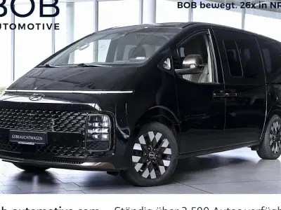 Gebraucht Hyundai Staria Signature 177 PS (130 kW) 2022 Abyss black (schwarz) Van / Kleinbus