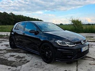 Schwarz Gebraucht 2019 VW Golf VII R Kleinwagen | 25.399 € (Guter Preis)