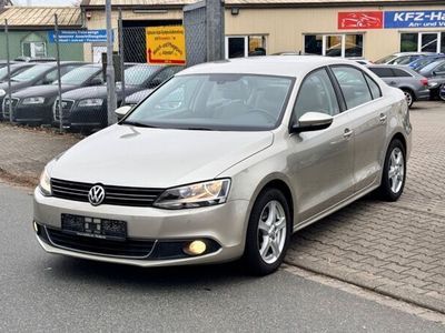 gebraucht VW Jetta Highline 1,4TSI/Teilleder/DSG/S-Heft/AHK