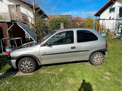 Second-hand Opel Corsa 55 CP (40 kW) 2000 Argintiu Berlinǎ