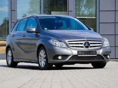 Gebraucht Mercedes B180 122 PS (89 kW) 2014 Grau Van / Kleinbus