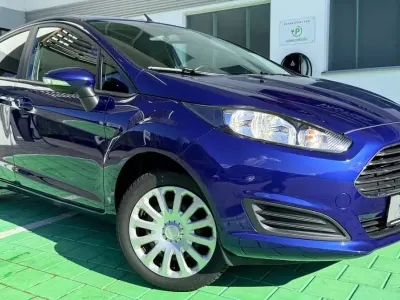 Gebraucht Ford Fiesta Trend 82 PS (60 kW) 2016 Indicblau Kleinwagen