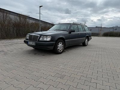 Gebraucht Mercedes 220 150 PS (110 kW) 1994 Braun Kombi
