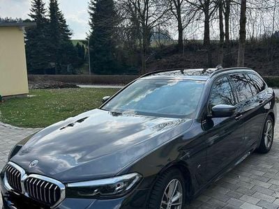 Gebraucht BMW 520 M Sport 190 PS (139 kW) 2022 Grau Kombi
