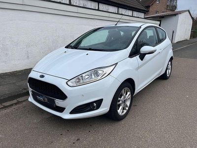 Weiß Gebraucht 2016 Ford Fiesta Kleinwagen | 7.700 € (Fairer Preis)