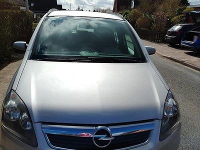 Usata Opel Zafira 140 CV (102 kW) 2006 Argento Monovolume