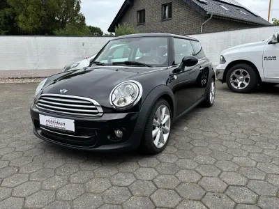 Gebraucht Mini Cooper 122 PS (89 kW) 2013 Schwarz Kleinwagen