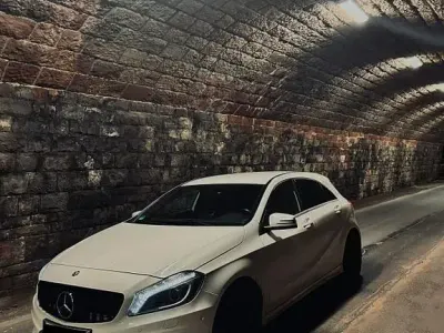 Gebraucht Mercedes A180 AMG line 122 PS (89 kW) 2014 Weiß Kleinwagen