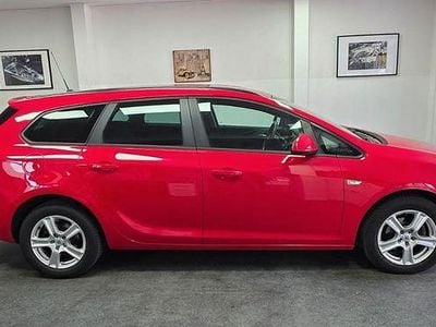 Gebraucht Opel Astra Design Edition 116 PS (85 kW) 2011 Rot Kombi