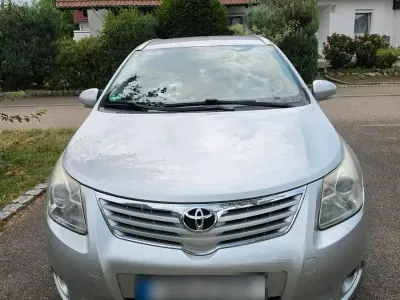 Gebraucht Toyota Avensis T2 150 PS (110 kW) 2011 Silber Kombi