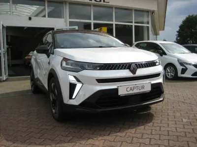 Gebraucht Renault Captur Techno 143 PS (105 kW) 2024 Perlmuttweiss metallic/dach i SUV