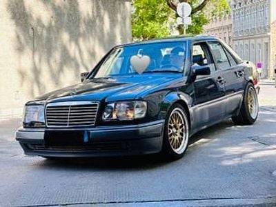 Gebraucht Mercedes 500 150 PS (110 kW) 1993 Schwarz Limousine