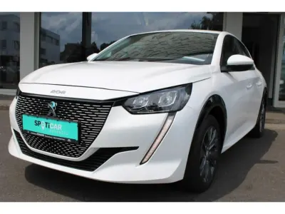 Gebraucht Peugeot e-208 Active 100 kW (136 PS) 2021 Weiß Kleinwagen