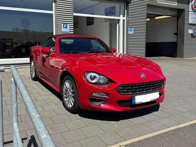 Second-hand Fiat 124 Spider 140 CP (102 kW) 2017 Colore esterno (red (solid)) Cabrio