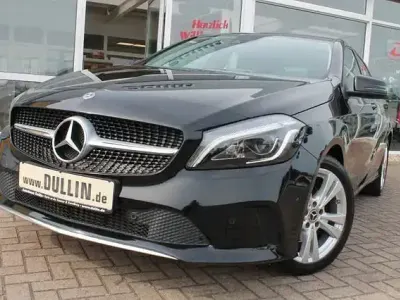 Second-hand Mercedes A180 Urban 122 CP (89 kW) 2018 Negru Berlinǎ
