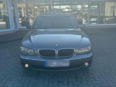 Gebraucht BMW 750 367 PS (269 kW) 2005 Grau Limousine