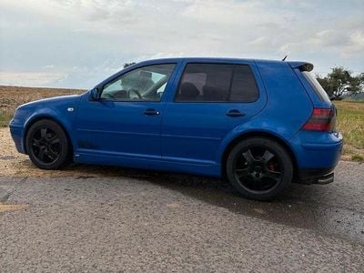 Blau Gebraucht 2001 VW Golf IV Basis Kleinwagen | 2.600 € (Fairer Preis)