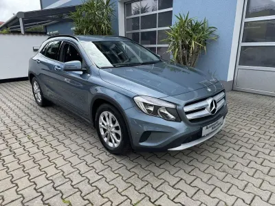 Gebraucht Mercedes GLA250 Style 211 PS (155 kW) 2014 Blau SUV
