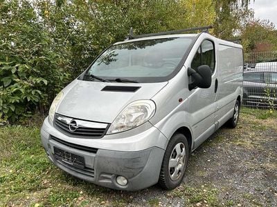 Gebraucht Opel Vivaro 115 PS (84 kW) 2013 Silber Van / Kleinbus