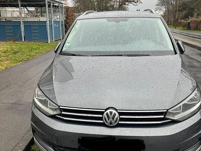 Gebraucht VW Touran 116 PS (85 kW) 2019 Grau Van / Kleinbus