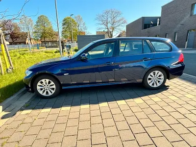 Gebraucht BMW 316 122 PS (89 kW) 2011 Blau Kombi