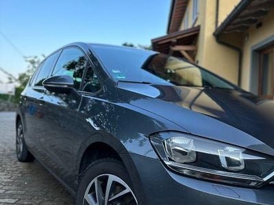 Grau Gebraucht 2017 VW Golf Sportsvan Sound Van / Kleinbus | 12.500 € (Etwas zu teuer)