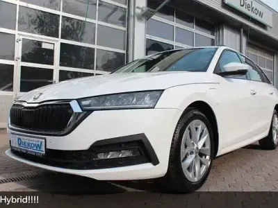 Gebraucht Skoda Octavia Ambition 204 PS (150 kW) 2023 Weiß Kombi
