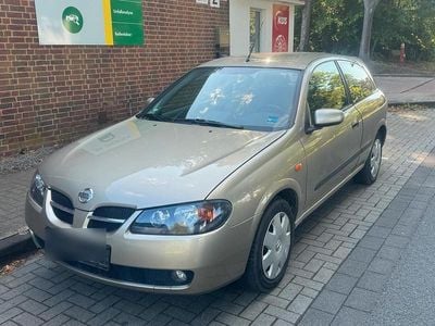 Nissan Almera