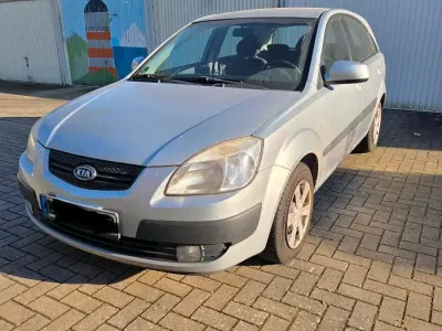 Gebraucht Kia Rio EX 97 PS (71 kW) 2007 Grau Limousine