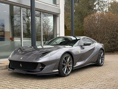Grau Gebraucht 2021 Ferrari 812 Cabrio | 494.900 €
