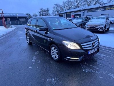 Gebraucht Mercedes B200 136 PS (100 kW) 2012 Schwarz Van / Kleinbus