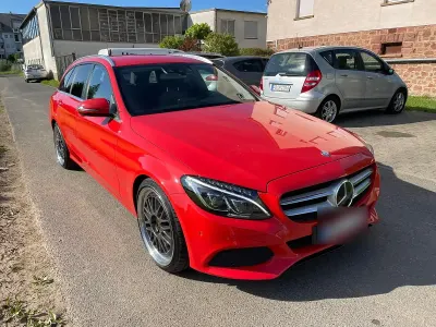 Używany Mercedes C220 170 KM (125 kW) 2017 Czerwony Kombi
