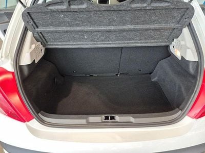 Weiß Gebraucht 2011 Peugeot 207 Urban Move Limousine | 2.900 € (Guter Preis)