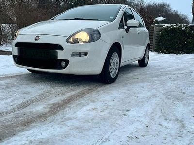 Gebraucht Fiat Punto Lounge 69 PS (50 kW) 2015 Weiß Kleinwagen